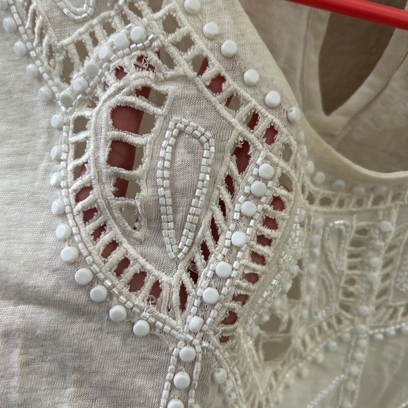 Alice + Olivia Candy Beaded cream crewneck tee🤍🤍 - Picture 4 of 9